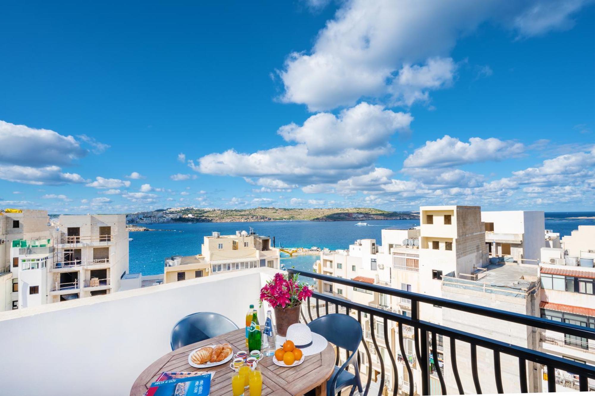 Seashells 2 Bedroom With Sunny Terrace With Stunning Sea Views - By Getawaysmalta Apartamento St. Paul's Bay